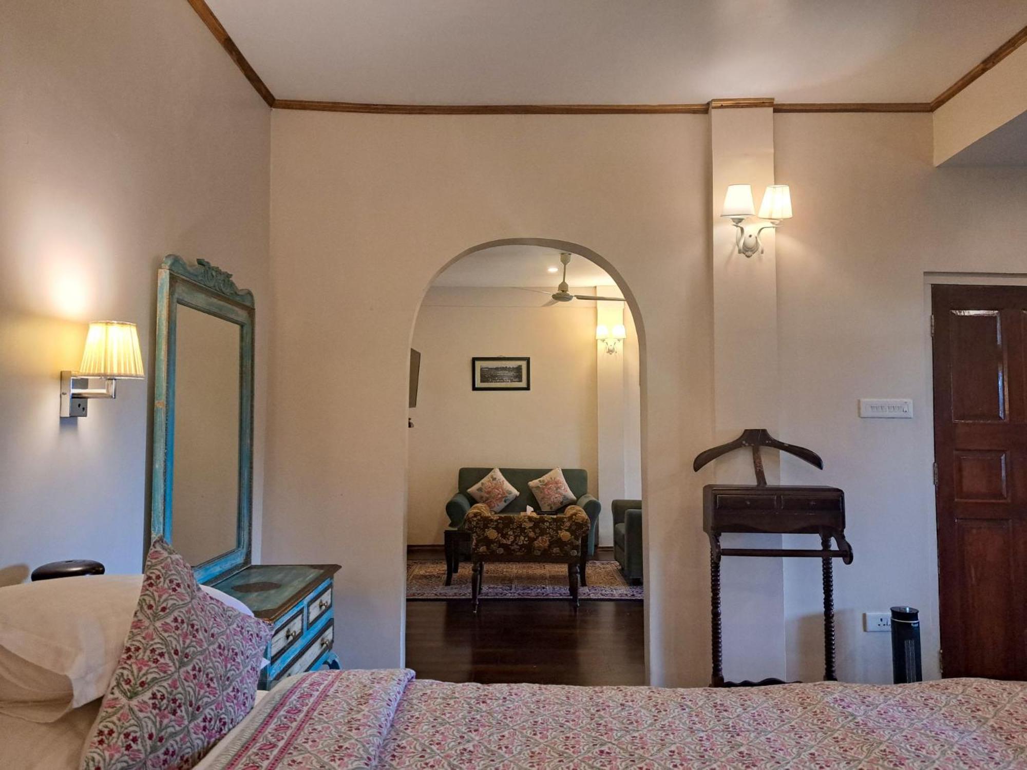The Heritage Club - Tripura Castle Hotel And Spa Shillong Exterior photo