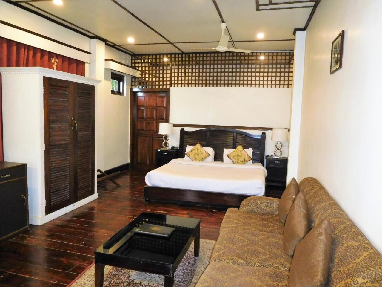 The Heritage Club - Tripura Castle Hotel And Spa Shillong Exterior photo
