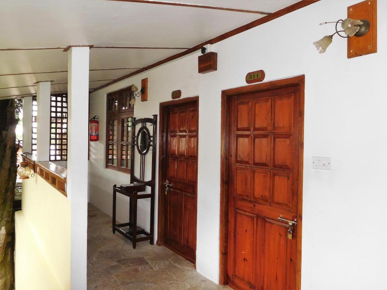 The Heritage Club - Tripura Castle Hotel And Spa Shillong Exterior photo